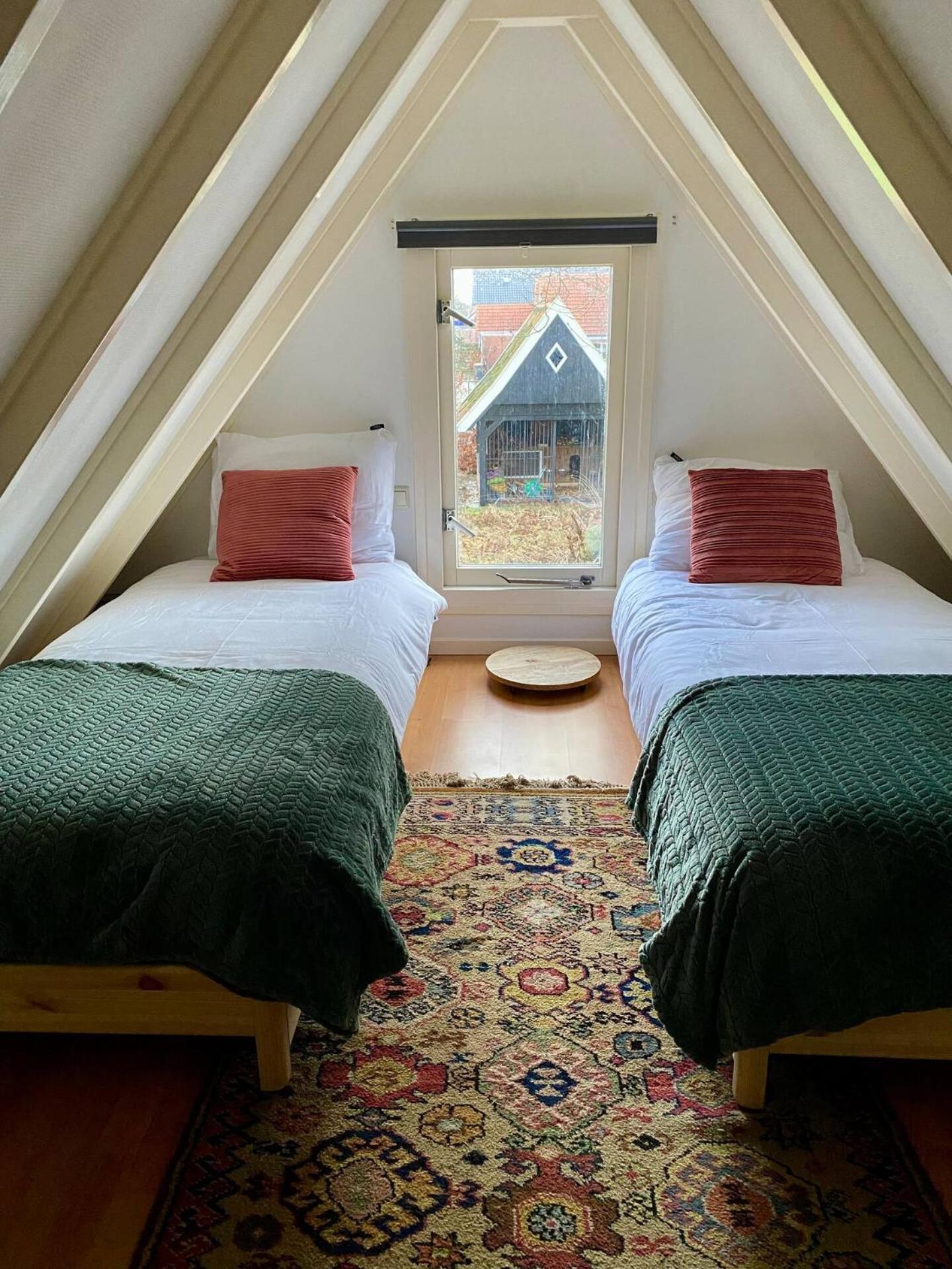 Loosan Lodges Gastenhuis Reutum Luaran gambar